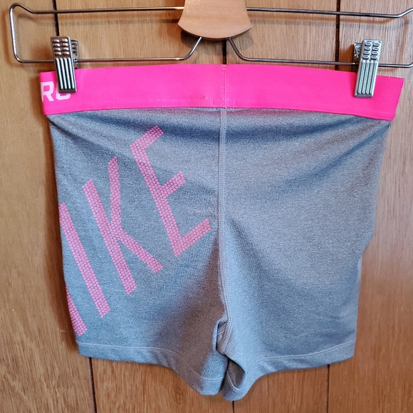 Nike Pro Workout Shorts - Picture 2 of 4